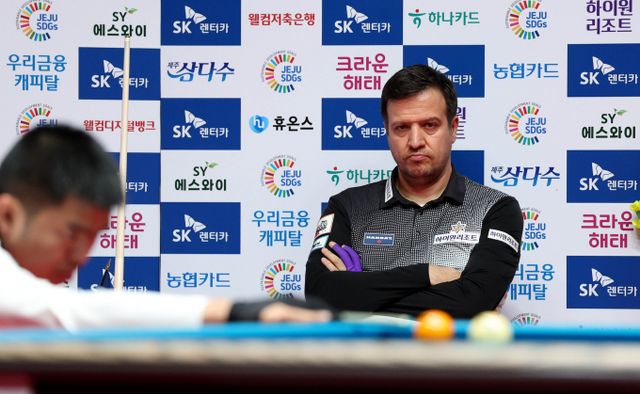 륏피 체네트가 세미 사이그너에 패배하며 월드챔피언십 준우승을 차지했다. 사진은 17일 제주 한라체육관에서 열린 'SK렌터카 제주특별자치도 PBA-LPBA 월드 챔피언십 2025' 결승전에 출전한 륏피 체네트의 모습. /사진=프로당구협회(PBA) 제공