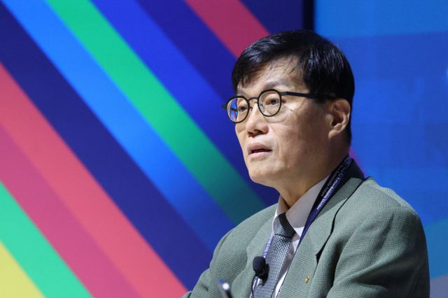 이창용 한국은행 총재가 14일 오전 서울 서대문구 연세대학교 100주년기념관에서 열린 글로벌지속가능발전포럼(GEEF)에서 기조연설을 하고 있다. /사진=뉴스1