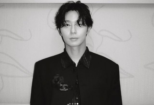 배우 박서준이 김수현 저격 의혹에 휩싸였다./사진=박서준 인스타그램