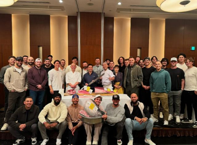 야구선수 오타니 쇼헤이가 경기를 위해 일본을 방문한 LA 다저스 팀원들을 위해 일식 만찬을 대접했다. 사진은 오타니 쇼헤이가 공개한 만찬 모습. /사진=오타니 쇼헤이 인스타그램