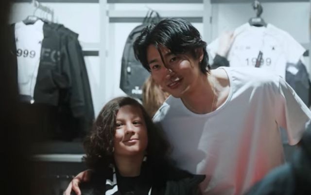 무릎 부상을 당한 조규성이 근황을 알렸다. 사진은 18일(한국시각) 미트윌란 공식 인스타그램에 업로드 된 조규성의 모습. /사진=미트윌란 인스타그램 캡처