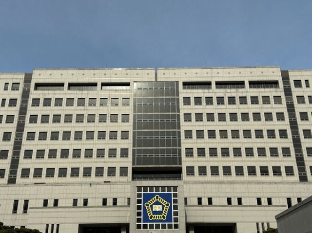 JMS 교주 정명석과 관련된 피해자들의 주장이 허위라고 주장한 JMS 신도 출신 유튜버가 재판에 넘겨졌다. 사진은 법원 전경./사진=뉴시스