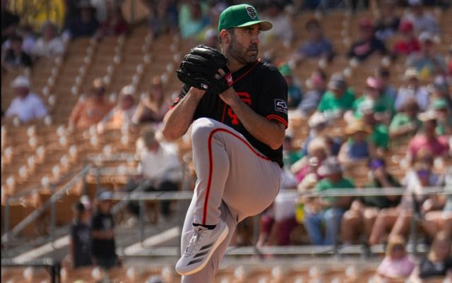 저스틴 벌랜더가 5이닝 무실점으로 호투했다. 사진은 18일(이하 한국시각) 미국 애리조나주 글렌데일 캐멀백랜치에서 열린 시카고 화이트삭스와의 경기에 선발 등판한 샌프란시스코 자이언츠 투수 저스틴 벌랜더의 모습. /사진=샌프란시스코 자이언츠 엑스 캡처