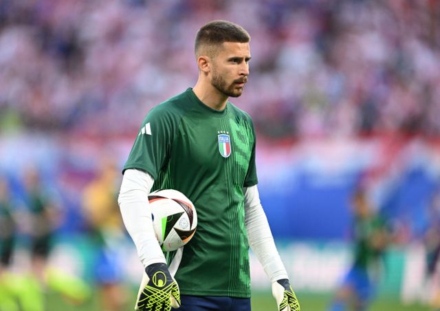 다음 시즌부터 축구경기에서 골키퍼가 공을 8초 이상 잡고 있으면 상대에게 코너킥을 준다. 사진은 잉글랜드 프리미어리그 토트넘 훗스퍼의 골키퍼 굴리엘모 비카리오. /사진=로이터