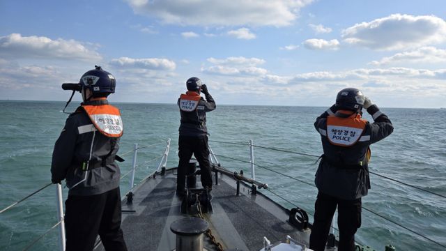 전남 해남서 굴 채취를 나간 60대 부부가 집에 돌아오지 않았다는 신고가 접수돼 해경이 수색을 펼치고 있다. 사진은 기사 내용관 관련 없음. /사진=여수해양경찰서(뉴시스)