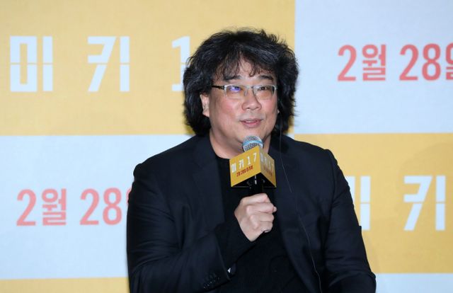 봉준호 감독의 신작 '미키 17'이 박스오피스 1위를 기록했다. 사진은 지난달 20일 서울 강남구 코엑스 메가박스에서 열린 영화 '미키 17' 기자간담회에 참석했던 봉 감독. /사진=뉴시스