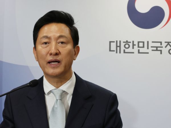 검찰이 '명태균 사건'과 관련해 한남동 오세훈 서울시장 공관과 서울시청에 대한 압수수색에 나섰다. 사진은 오세훈 서울시장이 지난 19일 오전 서울 종로구 정부서울청사에서 열린 주택시장 안정화 방안 브리핑에서 발언하고 있는 모습. /사진=뉴시스