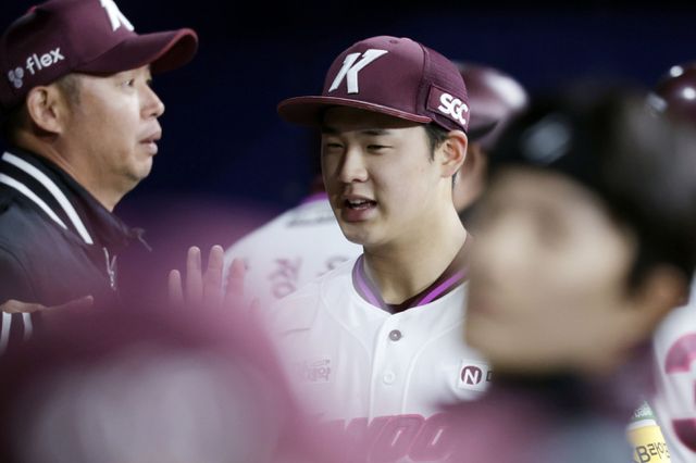 키움 히어로즈의 1차 지명을 받은 정현우가 시범경기 동안 활약해 많은 기대를 모았다. 사진은 2025시즌 시범경기에 출전한 정현우의 모습. /사진=뉴시스