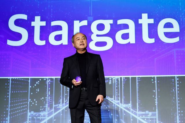 일본 기업 소프트뱅크그룹이 20일 미국 반도체 설계 기업 암페어컴퓨팅을 65억달러(약 9조4900억원)에 인수했다고 밝혔다. 사진은 손정의 소프트뱅크그룹 회장이 지난달 3일 일본 도쿄에서 열린 AI홍보 행사에 참석한 모습. /사진=로이터