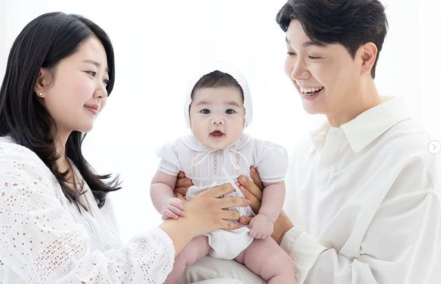 방송인 박수홍이 단란한 가족 사진을 공개했다. /사진=박수홍 인스타그램