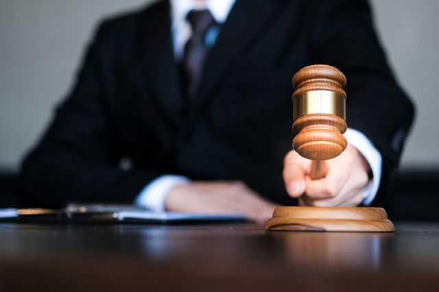 홀로 일하고 있는 편의점 여성 점주를 수십차례 때린 뒤 강도행각을 벌인 남성이 징역 6년을 선고 받았다. 사진은 기사내용과 무관함. /사진=이미지투데이