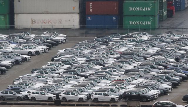 18일 경기도 평택시 포승읍 평택항 수출 야적장에 차량이 주차되어 있다. / 사진=뉴스1 박세연 기자 /사진=(평택=뉴스1) 박세연 기자