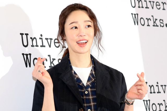 배우 최여진이 7세 연상 남자친구와 결혼일을 잡았다. 사진은 배우 최여진이 2019년 2월8일 오후 서울 강남구 논현동 한 매장에서 진행된 맨즈 웨어 '유니버셜 웍스' 론칭 기념 포토월에 참석해 포즈를 취하는 모습. /사진=머니투데이