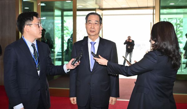 헌법재판소가 한덕수 국무총리에 대한 국회의 탄핵소추를 기각했다. 사진은 헌법재판소에서 탄핵소추안이 기각되면서 직무에 복귀한 한덕수 대통령 권한대행 겸 국무총리. /사진=뉴스1