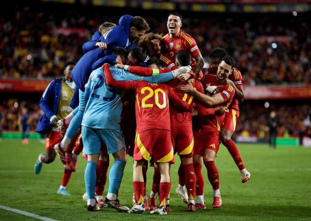유럽축구연맹 네이션스리그 준결승에 진출한 4개 팀이 확정됐다. 사진은 24일(한국시각) 스페인 발렌시아 에스타디오 데 메스타야에서 열린 '유럽축구연맹(UEFA) 네이션스리그(UNL)' 8강 2차전 승부차기에서 네덜란드를 꺾은 스페인 축구대표팀의 모습. /사진=로이터