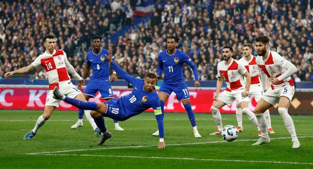 프랑스가 승부차기 끝에 크로아티아를 제압하고 유럽축구연맹 네셔널리그 4강 진출에 성공했다. 사진은 24일(한국시각) 프랑스 생드니 스타드 드 프랑스에서 열린 '유럽축구연맹(UEFA) 네이션스리그(UNL)' 8강 2차전 경기에 출전한 킬리안 음바페의 모습. /사진=로이터