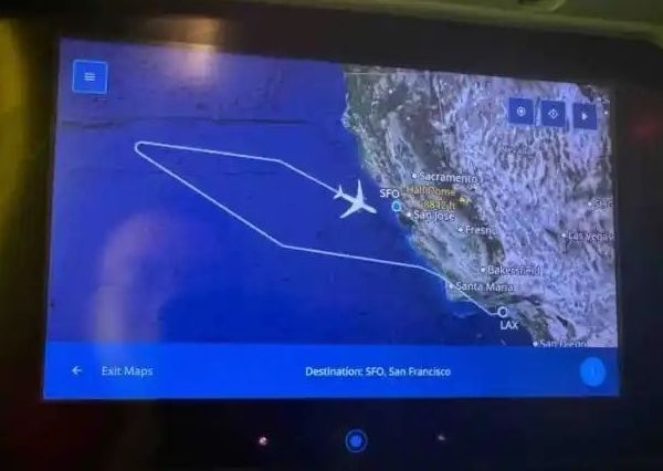미국 로스앤젤레스에서 중국 상하이로 향하던 항공기가 기장이 여권을 가져오지 않았다는 이유로 이륙 3시간만에 샌프란시스코 국제공항으로 긴급 회항했다. 사진은 미국 로스앤젤레스에서 샌프란시스코로 회항하는 여객기. /사진=바이두 캡처