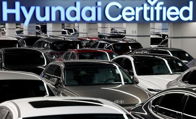 5월부터 대기업의 중고차 시장 점유율 제한이 해제됨에 따라 현대차·기아의 본격적인 중고차 시장 공략이 예상된다. 사진은 현대 인증 중고차 센터의 모습./사진=뉴스1 