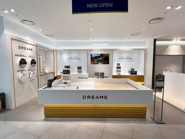 로봇청소기 드리미가 올 상반기 백화점, 플래그십 스토어 등 다양한 오프라인 채널을 확장하고 소비자 접점을 강화한다. 사진은 현대백화점 천호점 드리미 매장. /사진=드리미 테크놀리지