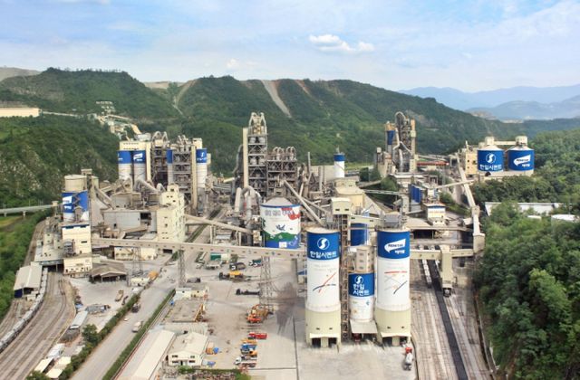 국내 시멘트업계가 수요 절벽을 호소했다. 사진은 한일시멘트 단양공장 전경. /사진=한국시멘트협회