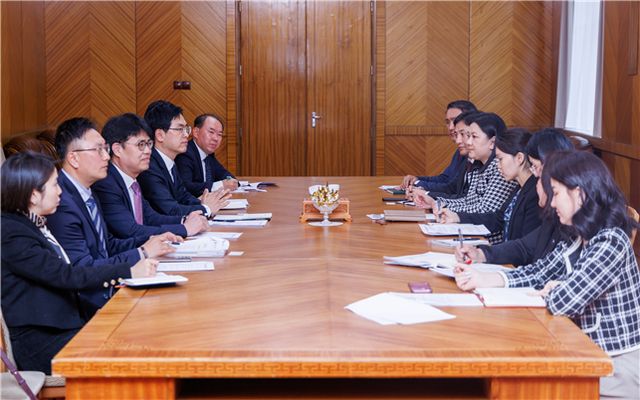 행정안전부는 24일부터 29일까지 한국형 주소체계(K-주소) 도입을 희망하는 몽골 정부의 공식 요청으로 김민재 행정안전부 차관보와 주소 전문단 4명을 몽골에 파견했다. 사진은 전문단의 활동 모습. /사진= 행정안전부