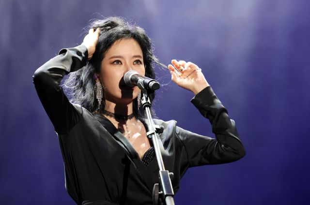 가수 박기영이 두번째 이혼 소식이 전해졌다. 사진은 박기영이 지난해 10월5일 서울 노원구 서울과학기술대학교 종합운동장에서 열린 ‘2024 경춘선숲길 가을음악회’ 행사에 출연한 모습. /사진=뉴스1(노원구청 제공) 