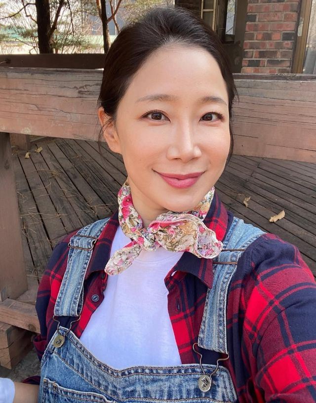 MBC 예능 프로그램 '서프라이즈'에 출연해 '서프라이즈 김태희'라는 별명이 붙은 배우 김하영이 결혼 소식을 전했다. 사진은 김하영의 모습. /사진=김하영 인스타그램