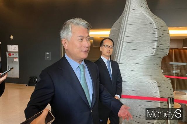 장세욱 동국제강그룹 부회장이 26일 서울 수하동 본사 페럼타워 페럼홀에서 열린 제71기 동국홀딩스 정기 주주총회에 참석해 시장 침체를 딛고 전진하겠다는 의지를 나타냈다. /사진=최유빈 기자