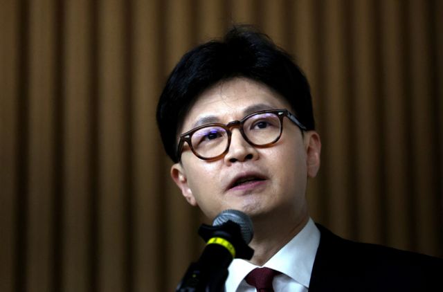 한동훈 국민의힘 전 대표가 공직자선거법 위반 혐의로 기소된 이재명 더불어민주당 대표에게 무죄를 선고한 서울고법을 비판했다. 사진은 지난 18일 대구 북구 경북대학교에서 열린 토크쇼에 참석한 한동훈 국민의힘 전 대표의 모습. /사진=뉴시스