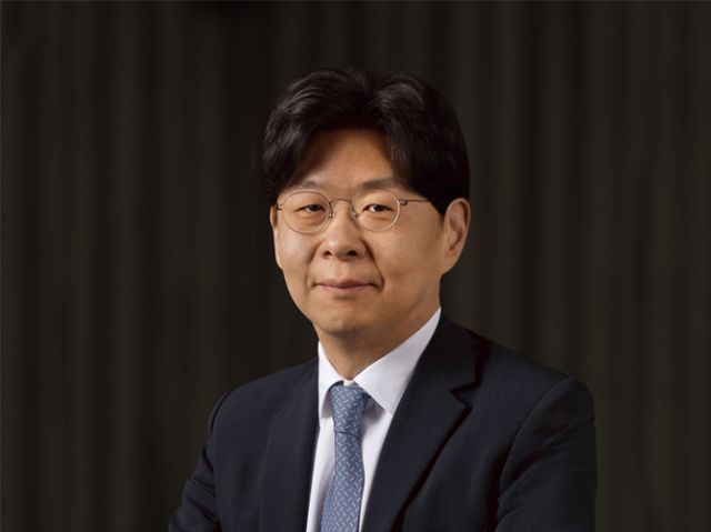 윤호중 hy·팔도 회장이 산불 피해 복구를 위한 구호성금으로 3억원을 기부했다. /사진=hy