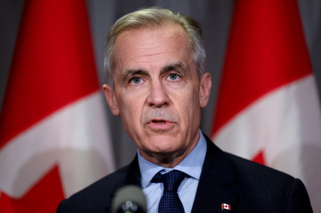 마크 카니 캐나다 총리가 도널드 트럼프 미국 대통령의 수입차 관세 25% 부과 대응에 대해 보복관세를 언급했다. 사진은 카니 총리가 지난 26일(현지시각) 캐나다 온타리오주 키치너에서 미국 관세 발표에 대한 대응으로 연설하는 모습. /사진=로이터 