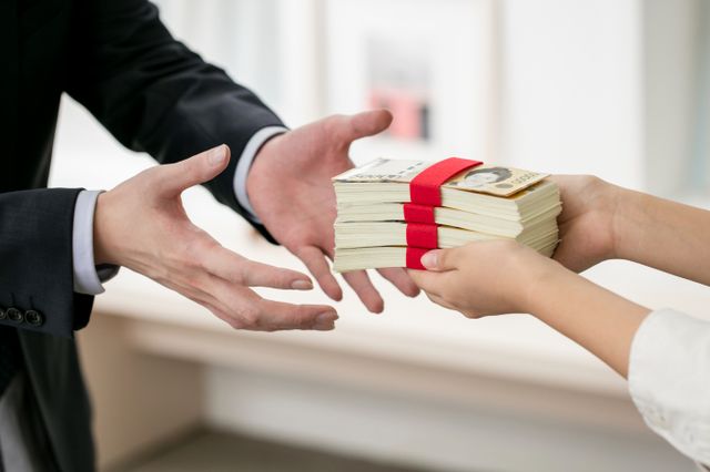 재직 기간이 짧고, 신용점수가 낮은 사회초년생은 제도권 은행 대출 장벽에 가로막힌다. /사진=이미지투데이