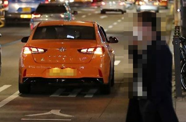 무단횡단하던 남성을 들이받은 택시기사가 금고형 집행유예를 선고받았다. 사진은 기사와 직접적인 관련 없음. /사진=뉴스1