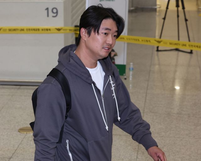 마이애미 말린스 소속 투수 고우석이 마이너리그에서 시즌을 시작한다. 사진은 지난해 3월15일 인천국제공항을 통해 입국한 고우석의 모습. /사진=뉴시스