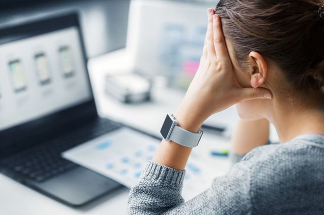 실업급여를 수급하는 '욜로족' 친구들과 가치관이 달라 고민하는 여성의 사연이 화제다. 사진은 기사 내용과 무관. /사진=이미지투데이 