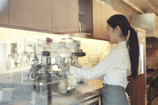 편의점을 운영 중인 A씨는 20대 초반 보다 연령층이 높은 아르바이트생 고용을 선호한다고 밝혔다. /사진=이미지투데이