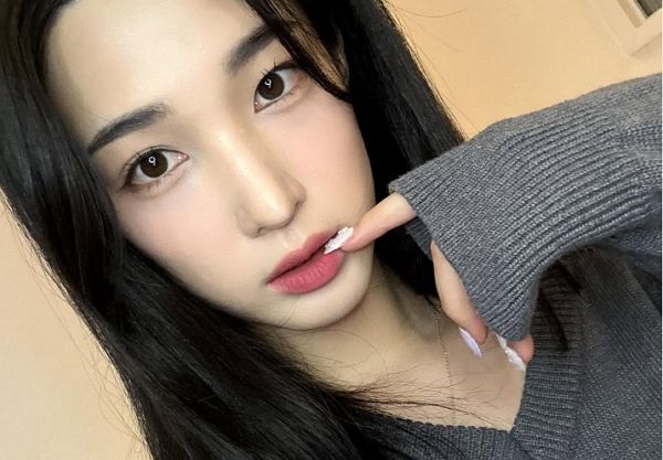 걸그룹 라붐 출신 율희가 서른살을 앞두고 착잡한 심경을 밝혔다. 사진은 율희의 모습. /사진=율희 인스타그램 캡처