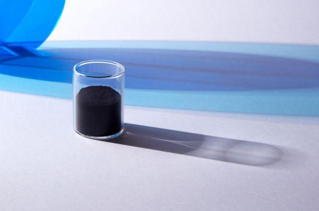 LG화학이 5일 서울 강남구 코엑스에서 열린 '인터배터리 2025'에서 선보인 전구체 프리 양극재(LPF). / 사진=LG화학