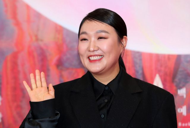 코미디언 이수지가 '대치동맘' 패러디로 논란이 불거진 것에 대해 "아쉽다"는 심경을 털어놨다. 사진은 지난해 5월 서울 강남구 코엑스에서 열린 제60회 백상예술대상 시상식에 참석한 코미디언 이수지. /사진=뉴시