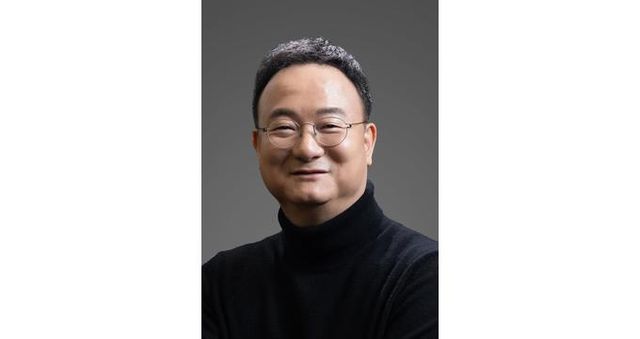 LG이노텍이 '아동∙청소년 실명 예방 사업'을 위해 6일 한국실명예방재단과 업무 협약을 체결했다. 사진은 문혁수 LG이노텍 대표이사(CEO). /사진=LG이노텍