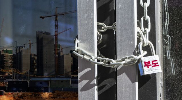 시공능력평가 180위 벽산엔지니어링이 기업회생절차(법정관리)를 신청한 가운데 착공이 진행된 현장 등이 있는 것으로 파악됐다. /그래픽=강지호 기자