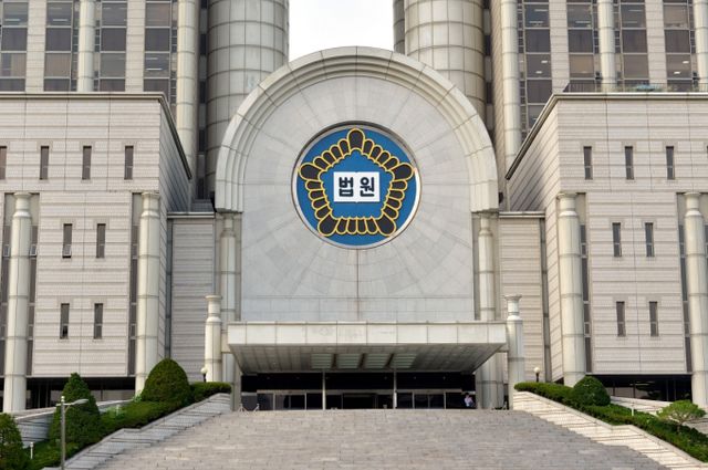 헤어진 여자친구에게 30대 남성이 165회에 걸쳐 전화를 걸거나 메시지, 사진, 동영상 등을 전송한 남성이 스토킹으로 약식 명령을 받았으나 정식 재판을 청구해 무죄를 선고받았다. 피해자가 SNS 프로필에 자신에게 돌아와 달라는 내용의 사진을 게재하는 등 연락을 유도한 것이 인정됐다. /사진=뉴시스