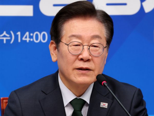 차기 대통령 후보 적합도에서 이재명 더불어민주당 대표가 40%대로 1위를 기록했다. 사진은 이재명 더불어민주당 대표가 지난 5일 오후 서울 여의도 국회에서 열린 경제 활성화를 위한 더불어민주당-한국경제인협회 민생경제간담회에서 발언하고 있는 모습. /사진=뉴시스