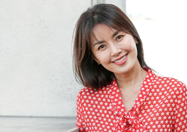 사진은 지난 2020년 11월 서울 강남구 학동 TKC 픽처스에서 진행된 뉴스1과의 인터뷰에 참석한 배우 신애라. /사진=뉴스1