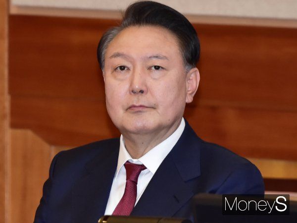 법원이 윤석열 대통령의 구속취소 청구 한 달 만에 인용을 결정했다. 사진은 윤석열 대통령이 지난 1월23일 서울 종로구재동 헌법재판소 심판정에서 진행된 탄핵 심판 4차 변론에 출석한 모습. /사진=임한별 기자