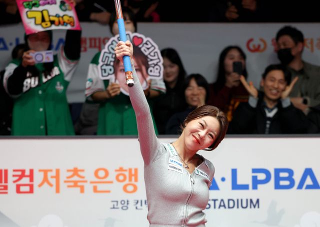 36경기 무패 행진을 달리고 있는 김가영이 최강자를 가리는 월드챔피언십 우승에 도전한다. 사진은 지난 1월에 열린 '웰컴저축은행 LPBA 챔피언십'에서 우승을 차지한 김가영의 모습. /사진=프로당구협회(PBA) 제공