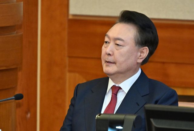 윤석열 대통령 탄핵 선고기일이 주목된다. 사진은 지난달 4일 서울 종로구 헌법재판소에서 열린 탄핵심판 5차 변론기일에 출석한 윤 대통령. /사진=임한별 기자