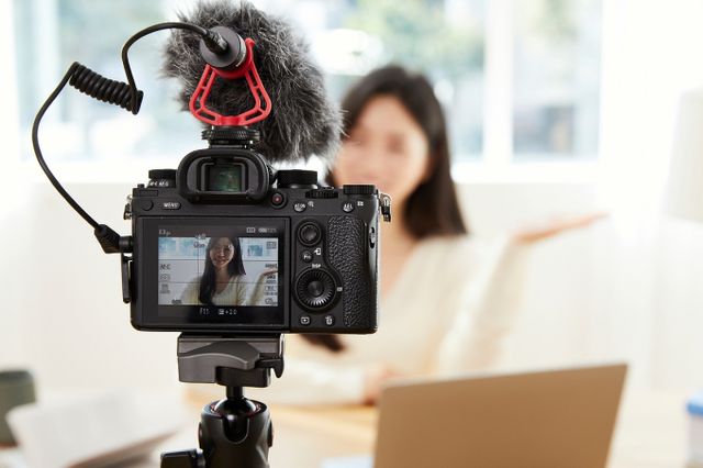 자신을 드러내는 데 적극적인 MZ세대 사이에서 크리에이터는 인기 직종으로 자리잡았다. 사진은 기사 내용과 무관한 이미지. /사진=이미지투데이