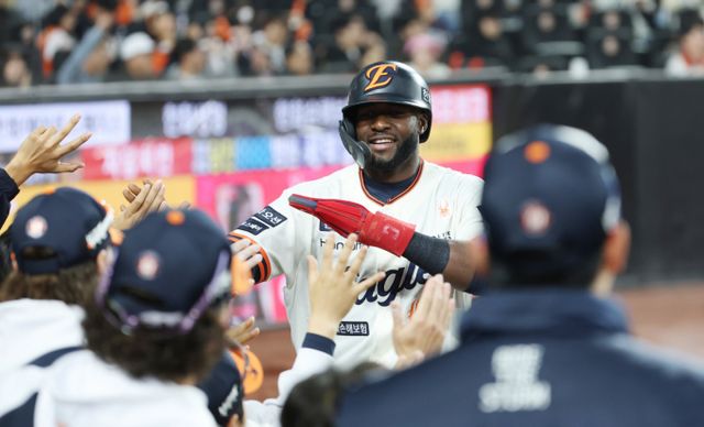 한화 이글스가 키움 히어로즈를 7-1로 꺾고 위닝시리즈에 성공했다. 사진은 지난 11일 대전 한화생명볼파크에서 열린 2025 신한 SOL 뱅크 KBO리그 한화 이글스와 키움 히어로즈에 나선 한화 선수단의 모습. /사진=뉴스1