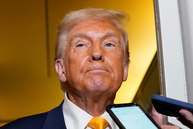 도널드 트럼프 미국 대통령이 상호관세 부과 대상에서 제외된 스마트폰, PC 등 전자제품에 다시 관세 부과를 강행하겠다는 의지를 밝혔다. /사진=로이터